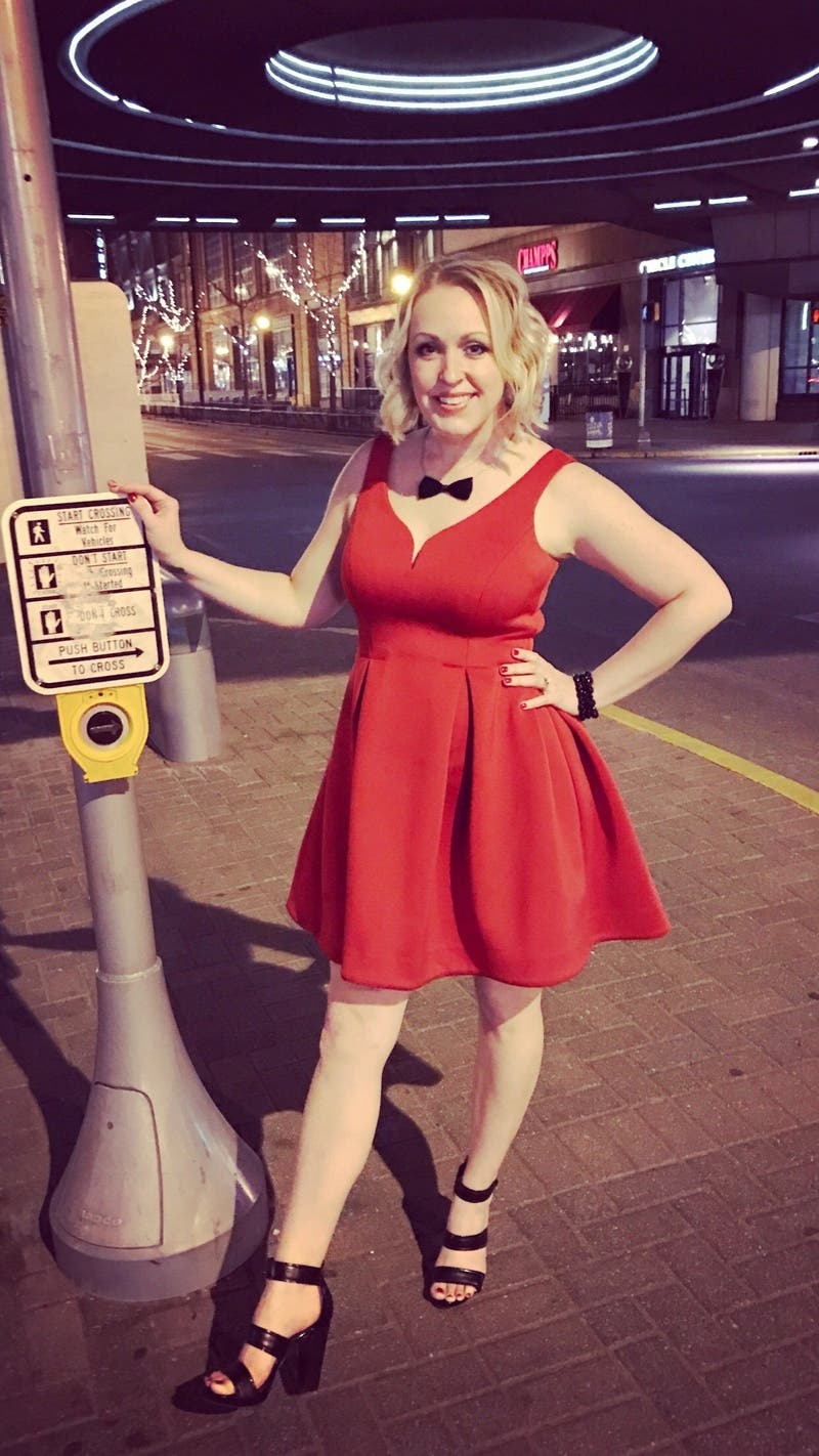 Mo