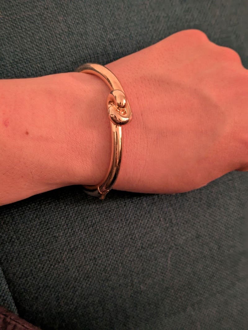 [JennyBird]Maeve Bracelet 結び目アクセントロック式バングル Maeve Knot Bangle | Silver Bracelet | JENNY BIRD