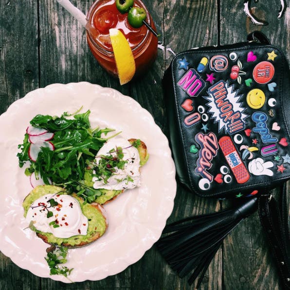 ポップ&キュート｜Anya Hindmarch｜All Over Stickers ケース All Over Stickers Laptop Case | Anya Hindmarch US