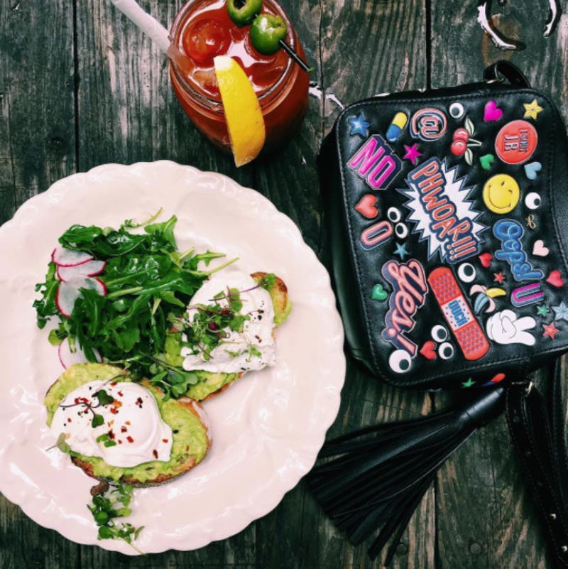 Anya Hindmarch｜All Over Stickers クロスボディ バッグ All Over Stickers Crossbody by Anya Hindmarch | Rent the Runway