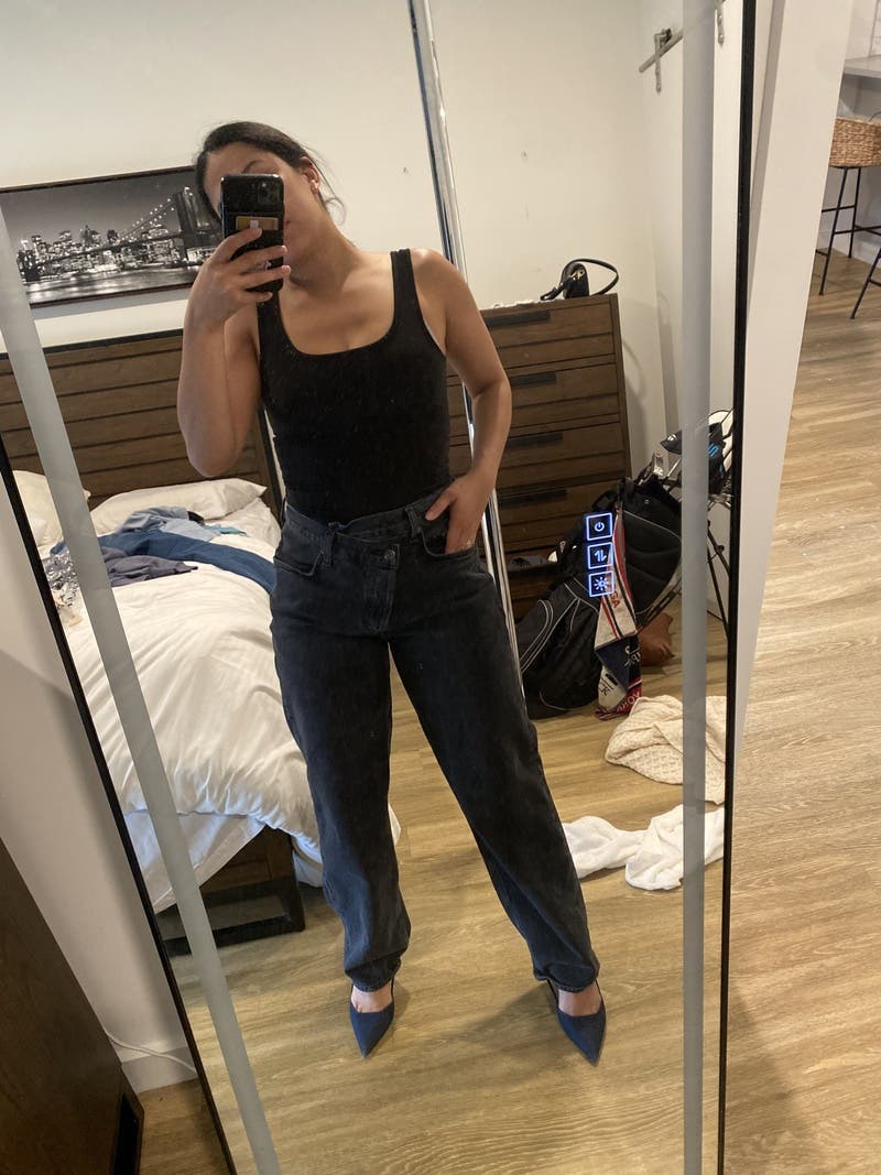 【関税込み】AGOLDE ブラック Criss Cross ジーンズ Black Criss Cross Jeans by AGOLDE | Rent the Runway