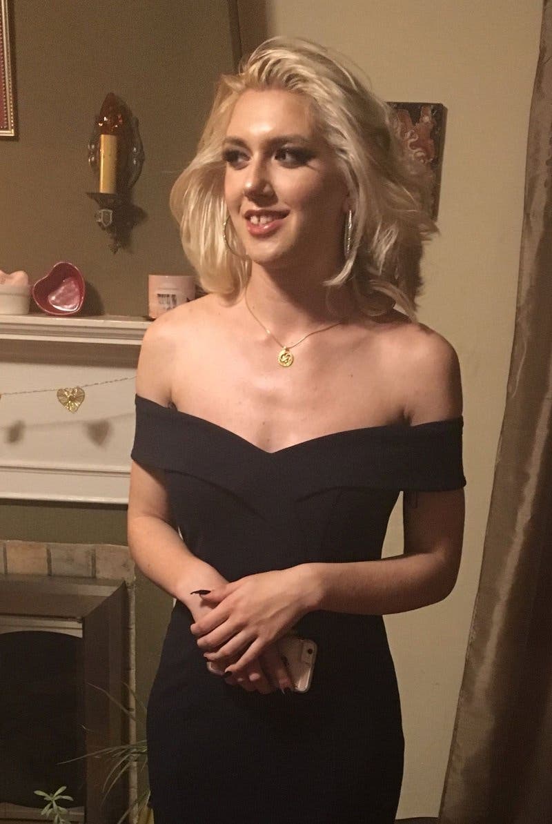 Nicole 