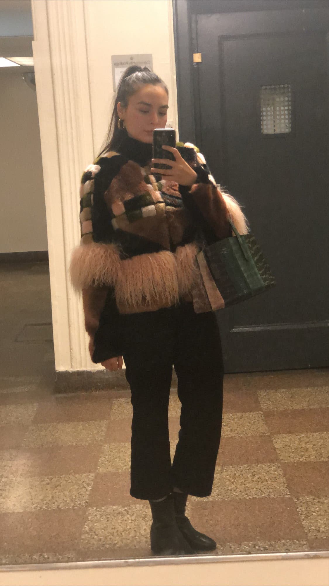 【THEAIRTOWN】sick fur coat★ Carly-Chaikin-Mr-Robot-Fur-