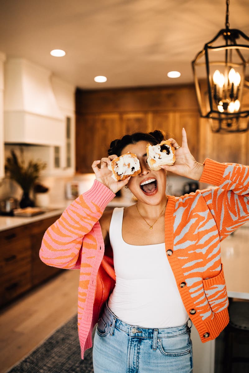 AMERI ZEBRAS EMBLOIDERED CARDIGAN