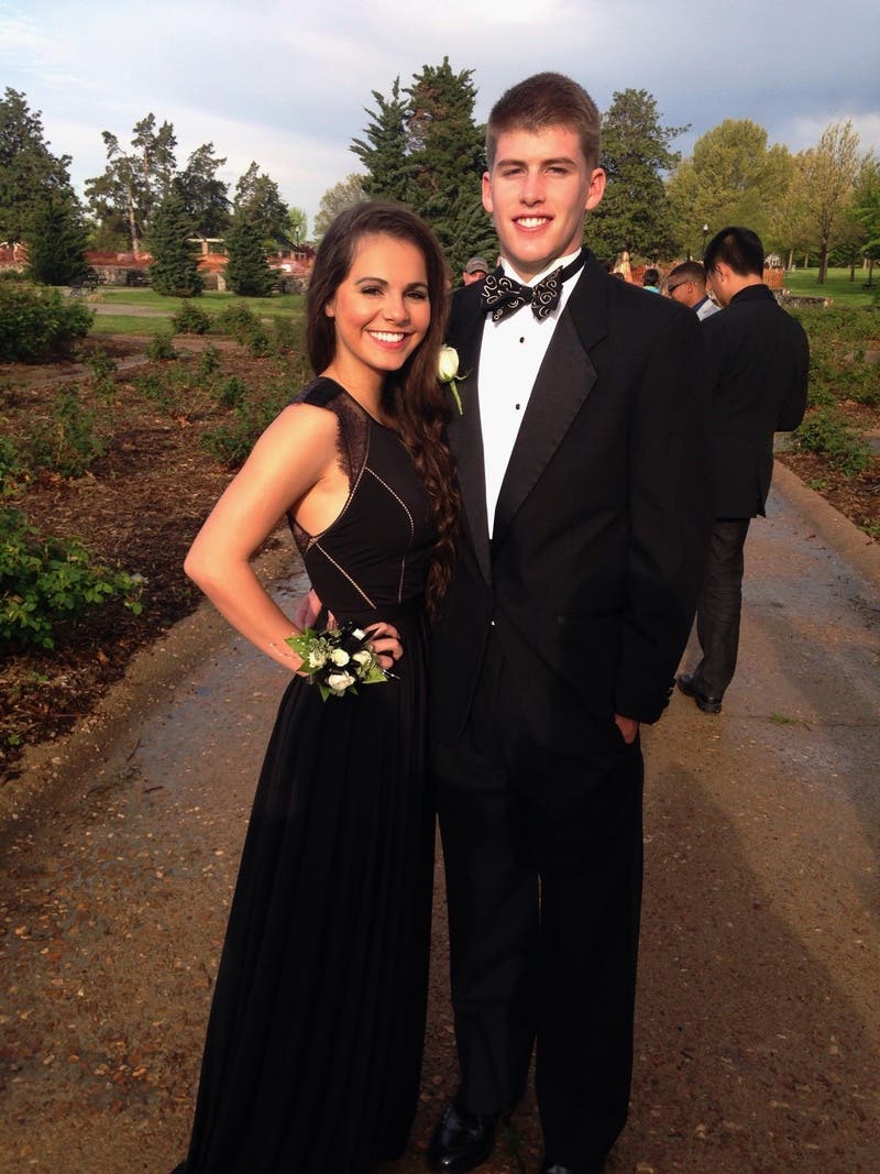 CATHERINE DEANE 黒いレーストップ Black Simone Gown by CATHERINE DEANE | Rent the Runway