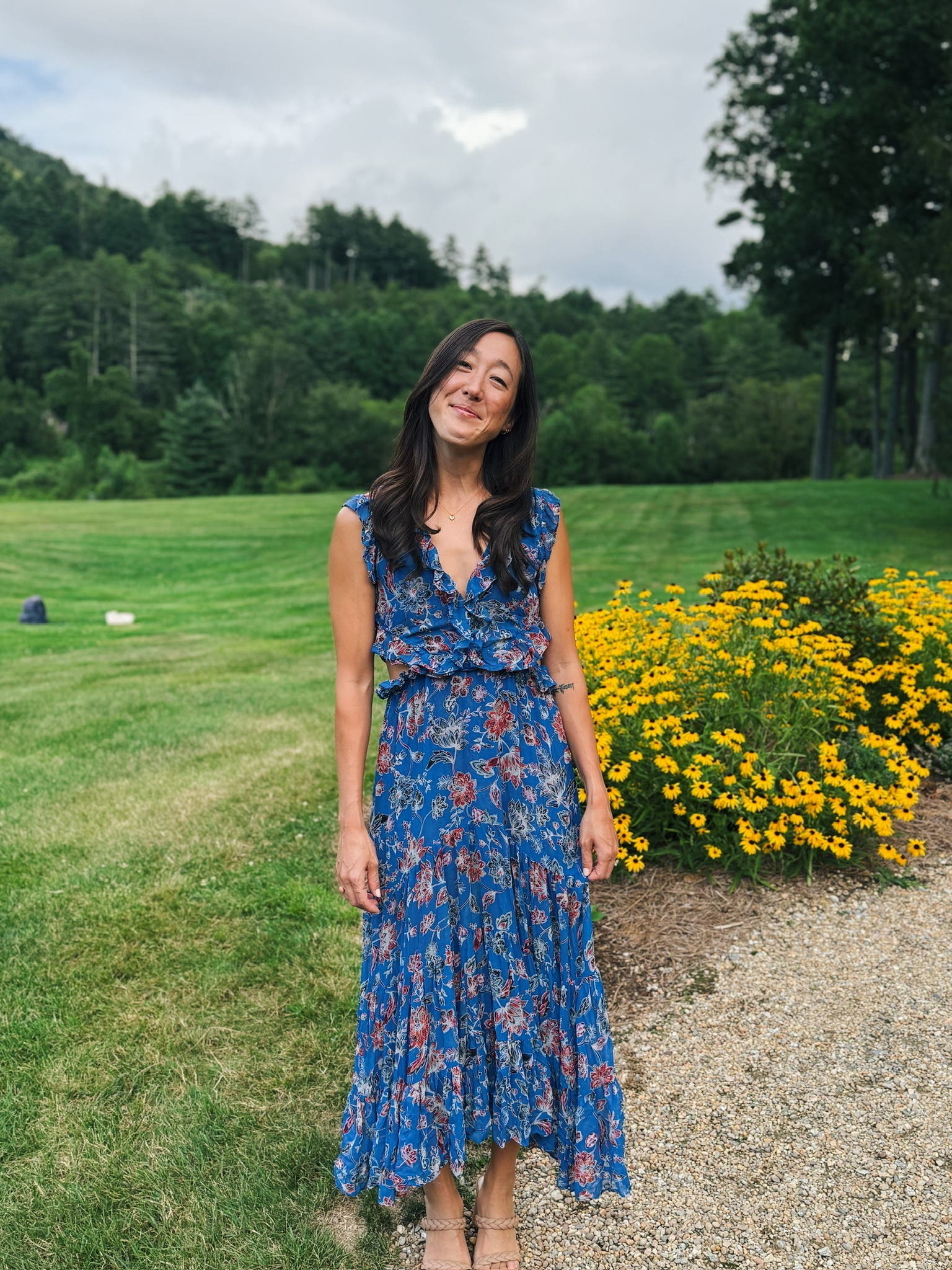 crochet wedding dress patterns Free Experienced Red Heart for Doll Pattern YGroup_carolinapleatedmaxidress Style:RTS This amazing dress designed Sydney Denim Midi Dress