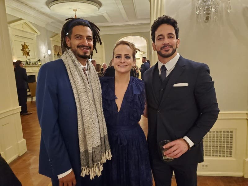 review thumbnail images 1