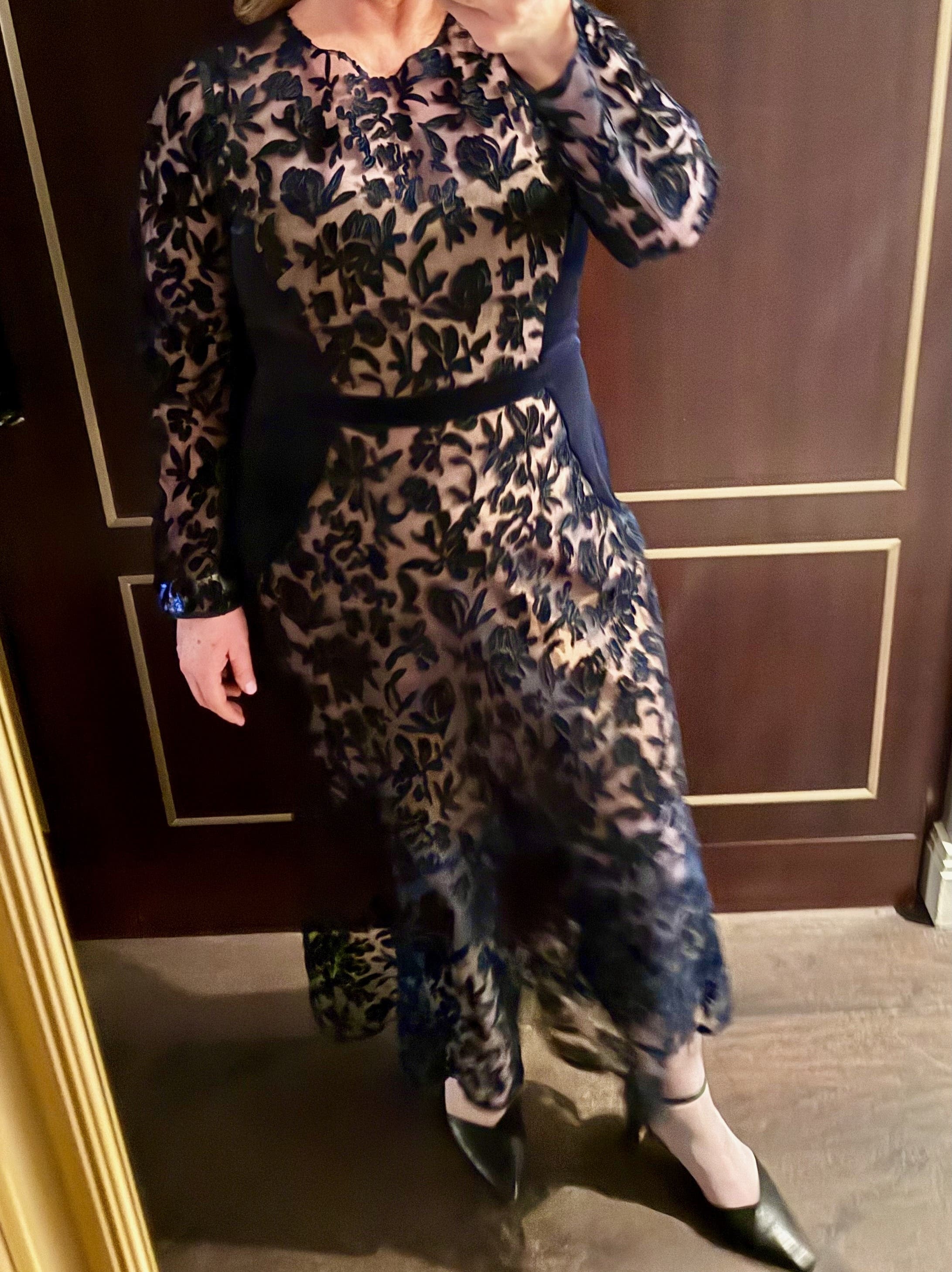 MARCHESA NOTTE チュールプランジネック ガウン EMILIA Marchesa Crystal-Embellished Tulle Gown - Vivaldi Boutique