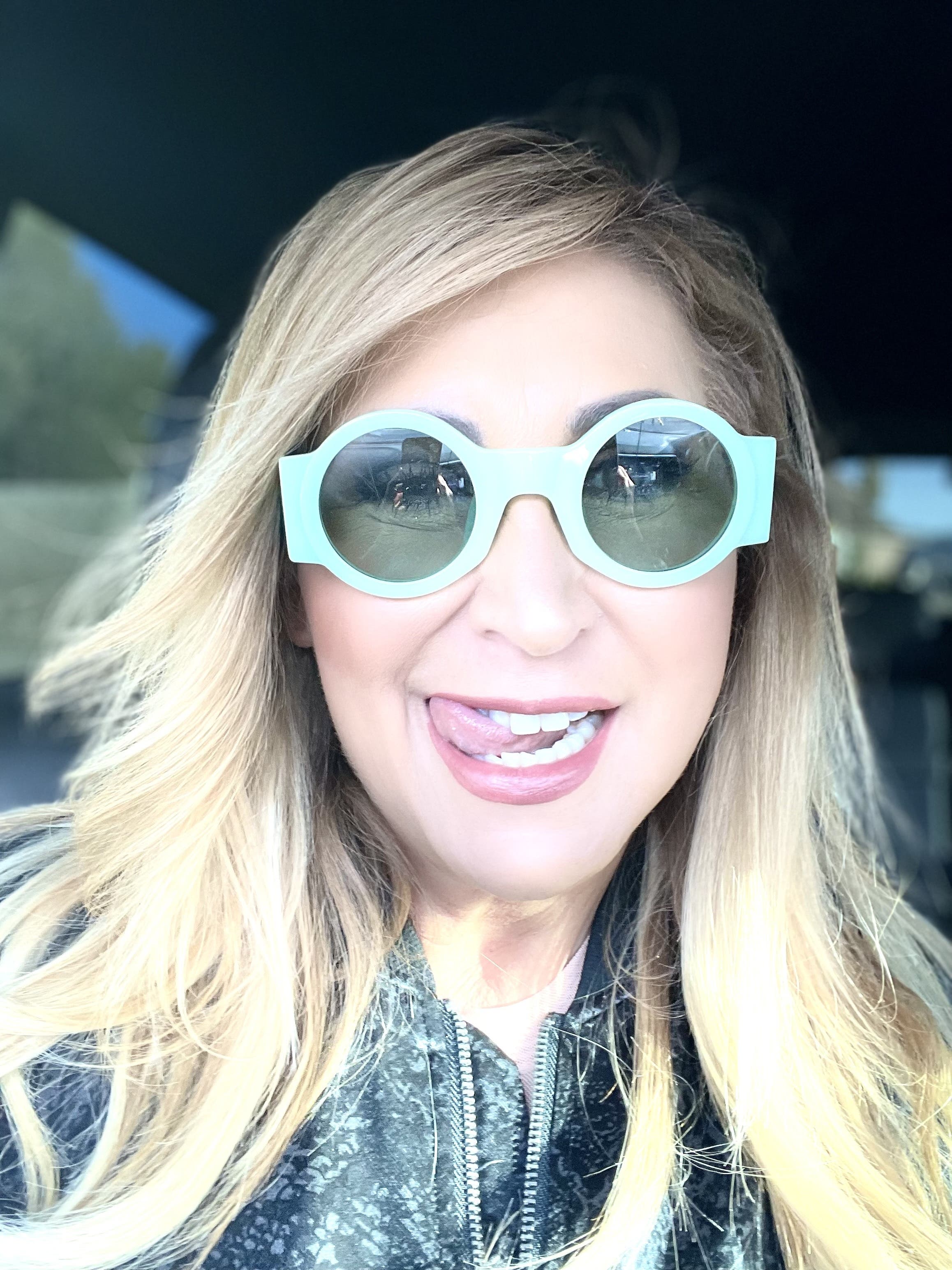 ドリスヴァンノッテン　サングラス　sunglasses Dries Van Noten Aviator Sunglasses in Old Gold | Linda Farrow