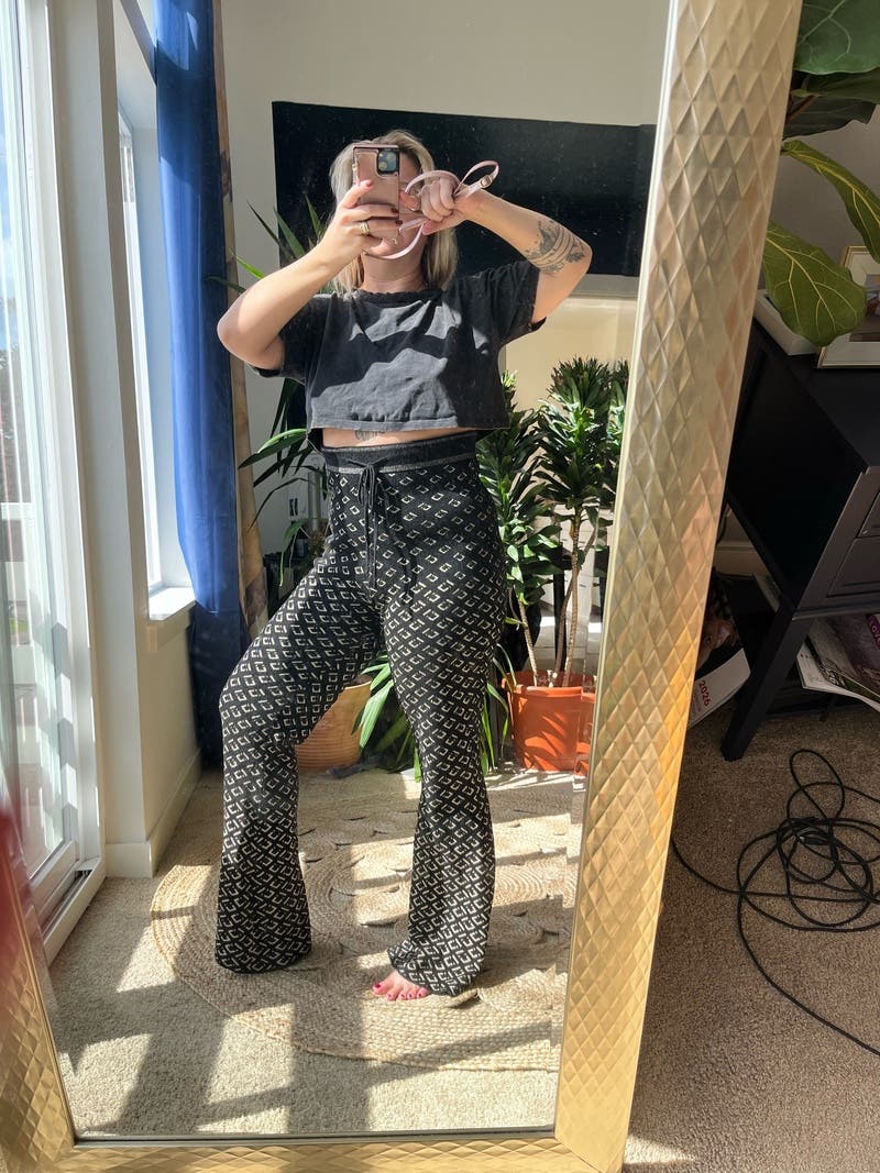 Mo