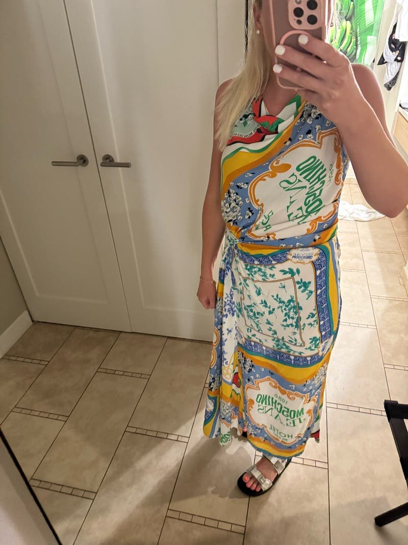 【関税＆送料込み】Moschino Foulard Dress Dress in Crêpe Scarf Print by Moschino Jeans | Rent the Runway