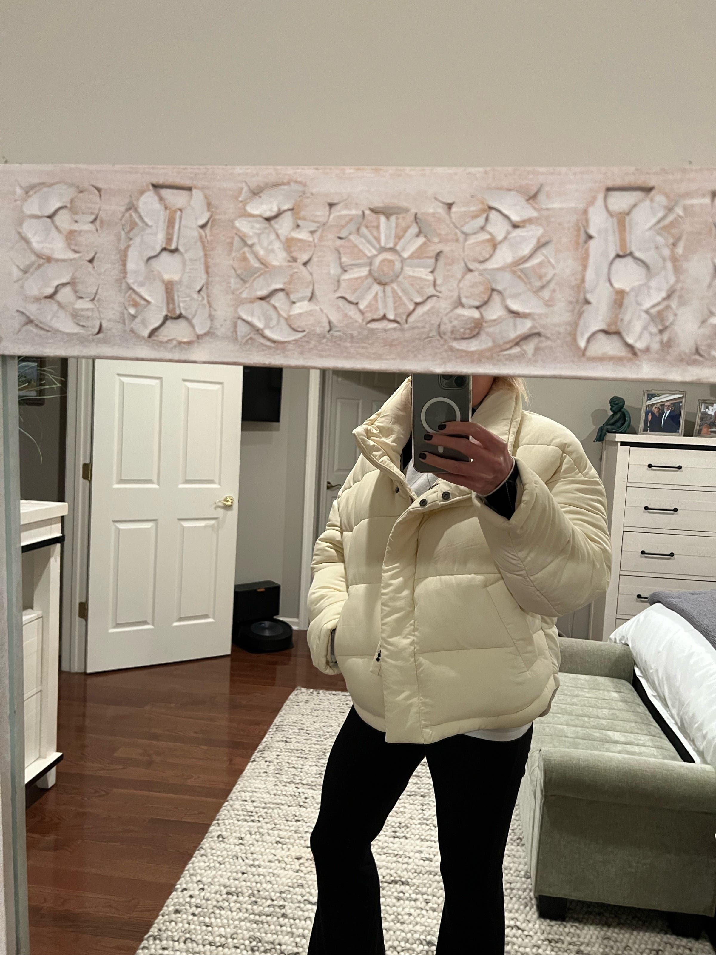 【関税無・国内発】 Off-White / Peach Ny Arrow Over Puffer Off White | Peach Ny Arrow Over Puffer | Short Puffer