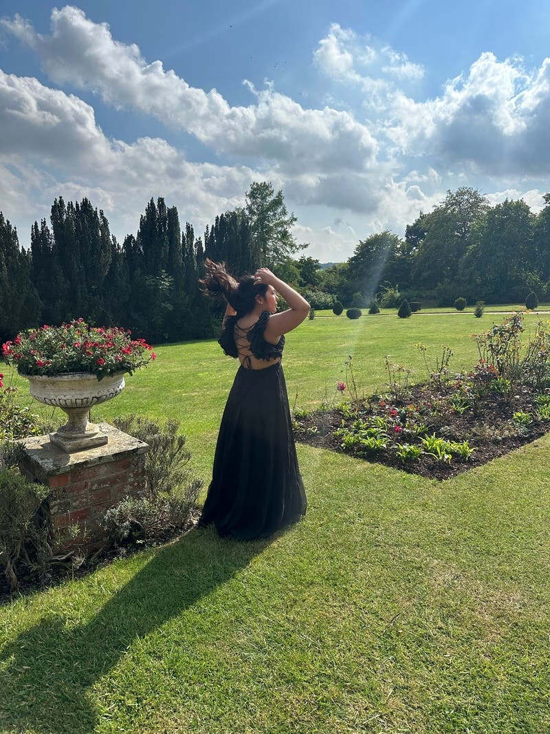 【MAC DUGGAL】フローラルカットアウトラッフルドレス ブラック Ruffled Cutout Gown by Ieena for Mac Duggal | Rent the Runway