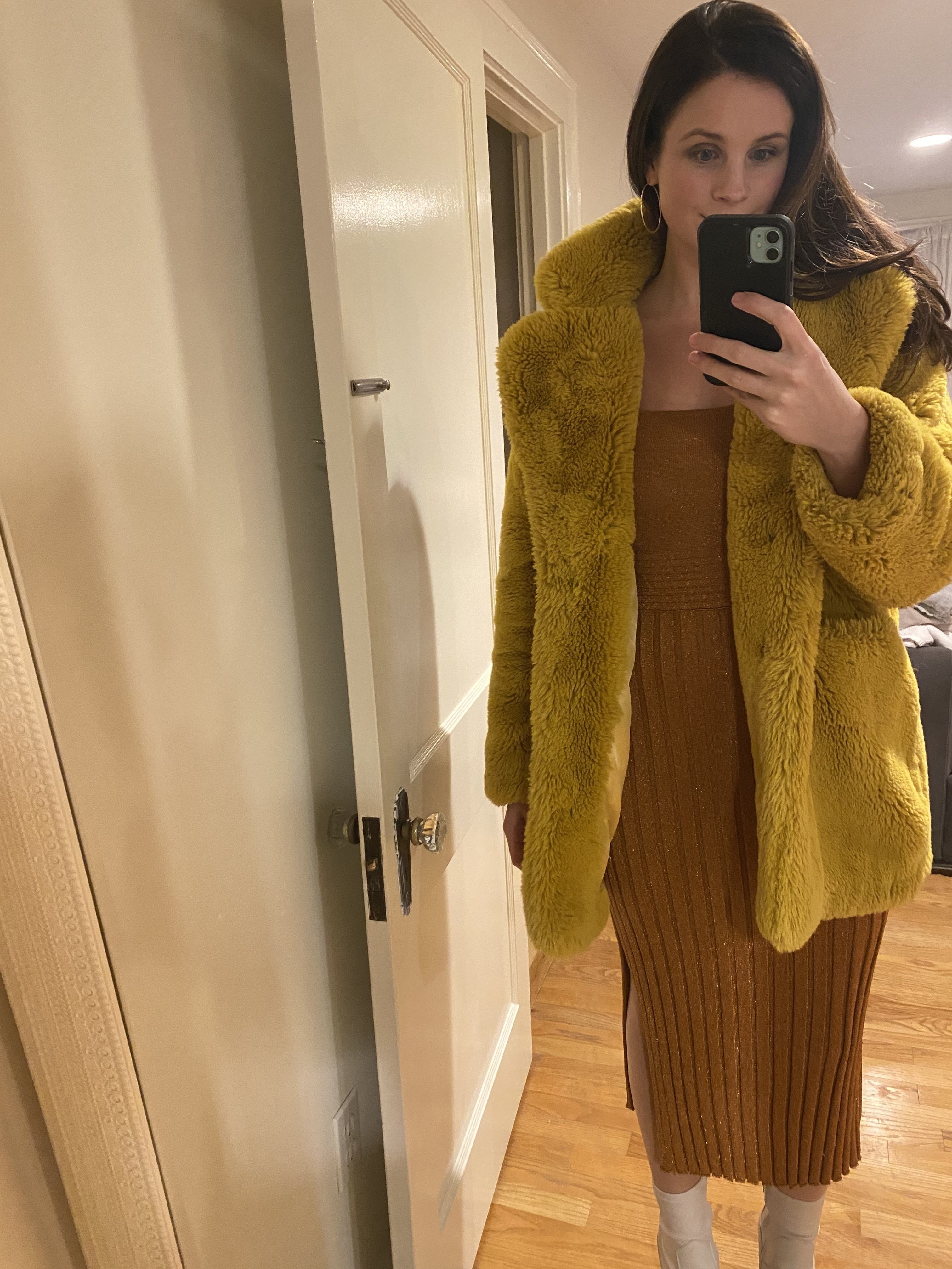 APPARIS イエローファーコート Sサイズ Mustard Sophie Faux Fur Coat by Apparis | Rent the Runway