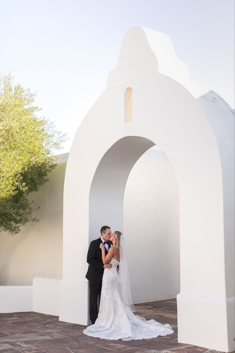 Light Ivory Raw Edge Veil by Ever by Happily Ever Borrowed | Rent