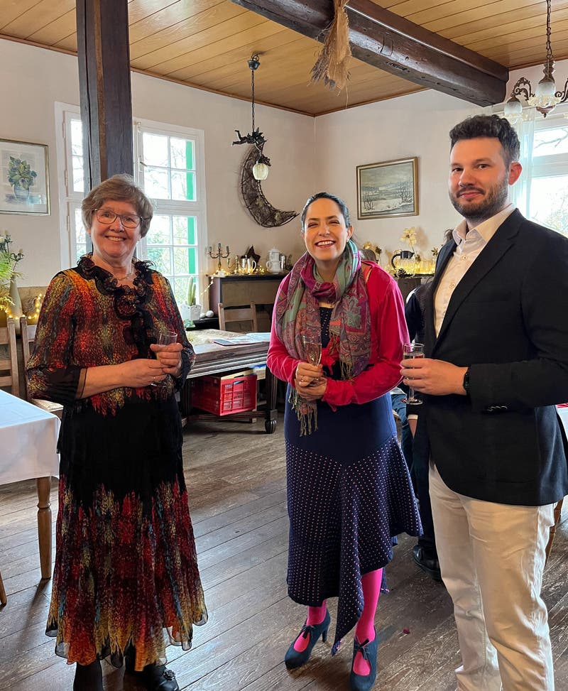 review thumbnail images 2